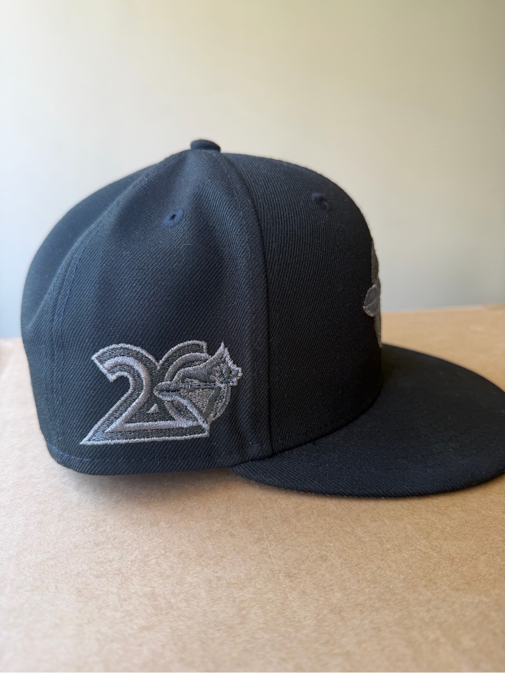 Toronto Blue Jays Fitted Cap - LIMITED EDITION - Picture 2 of 6